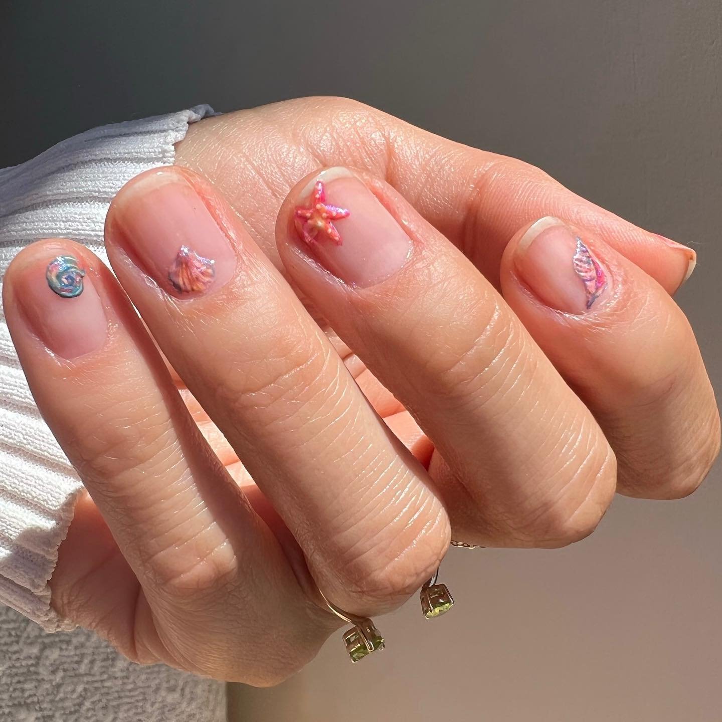 Marine nails trend designs