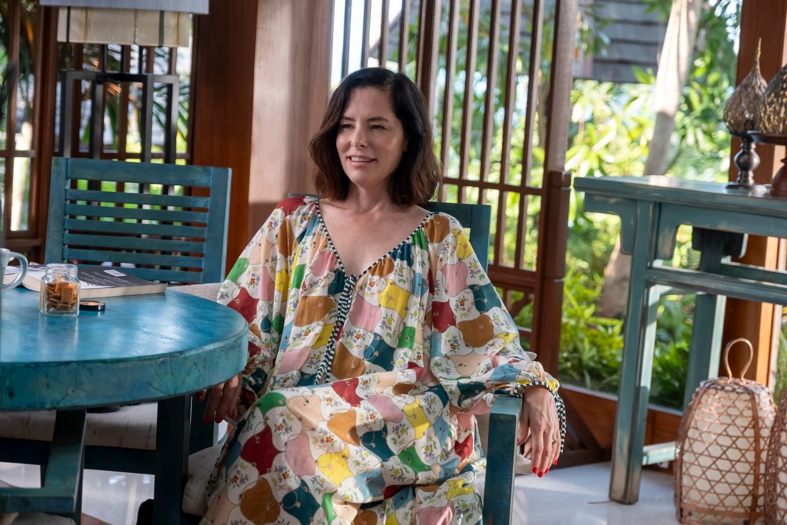 Parker Posey on White Lotus in Alemais