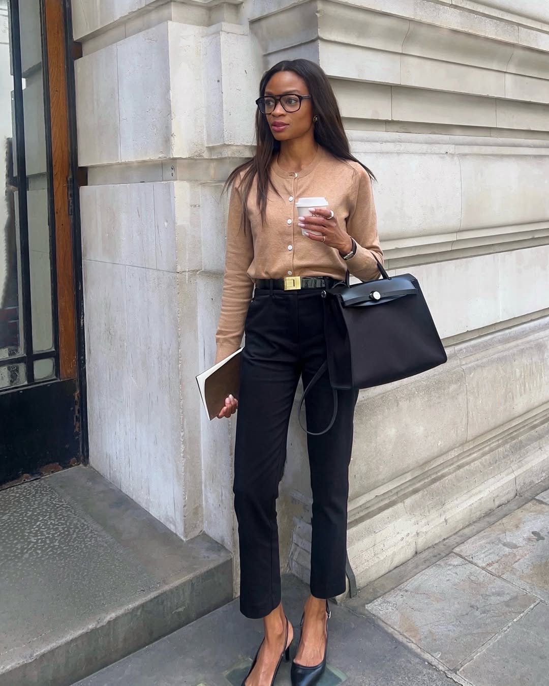 @symphonyofsilk wearing slingbacks with skinny pants