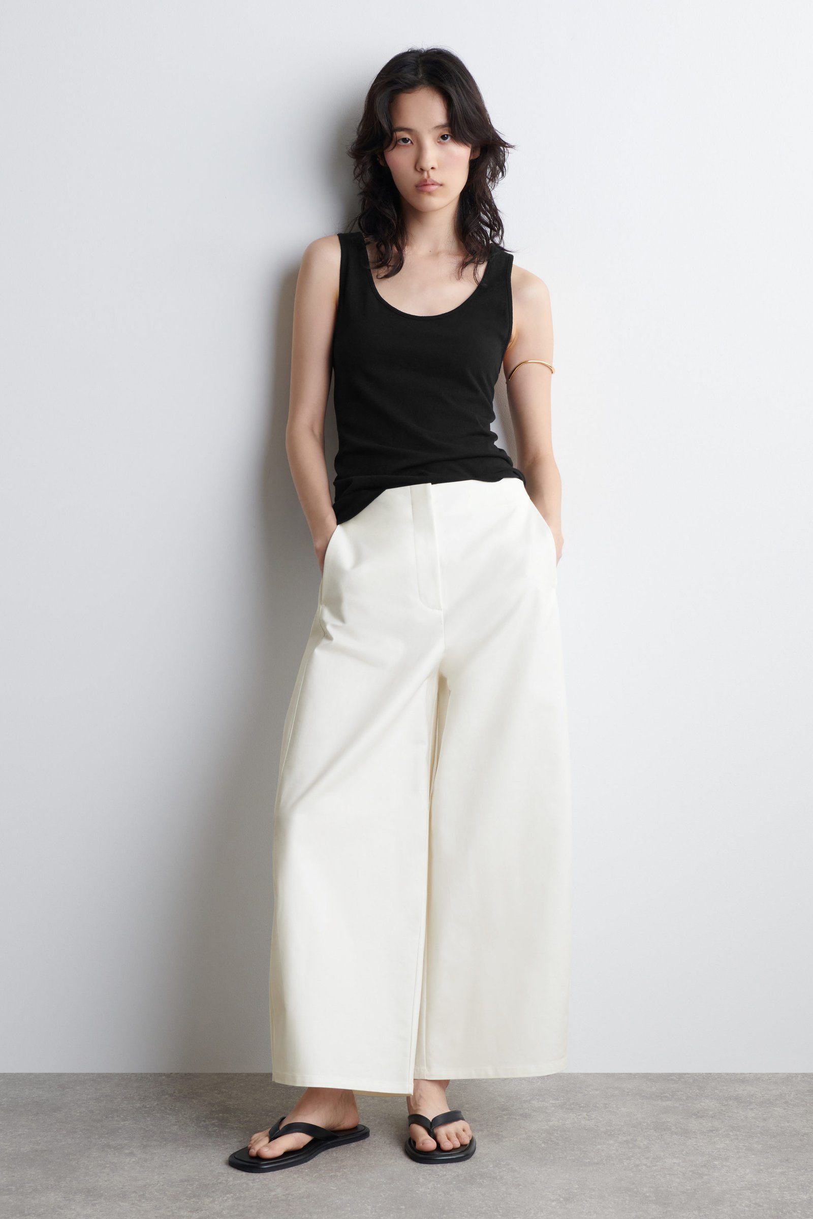 Cropped Barrel-Leg Cotton Pants