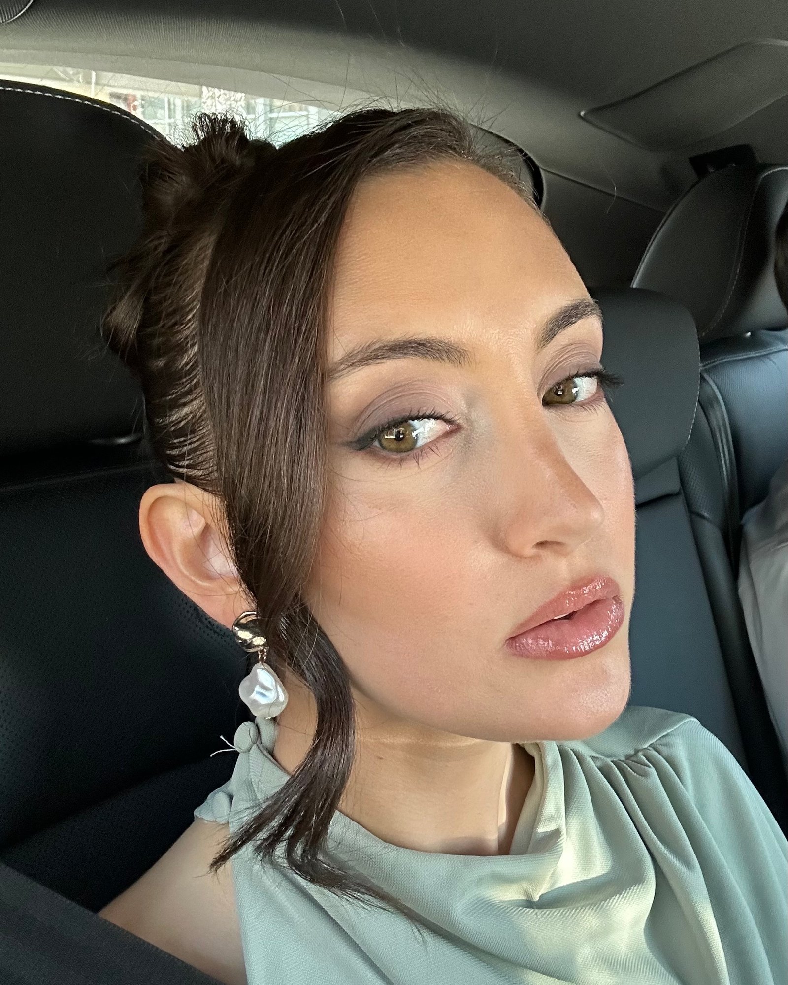Alyssa Brascia wearing the Violette_FR Bisou Blush in Louise.