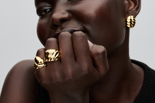 Pandora Just Dropped Its New Essence Collection and We Can’t Get Enough