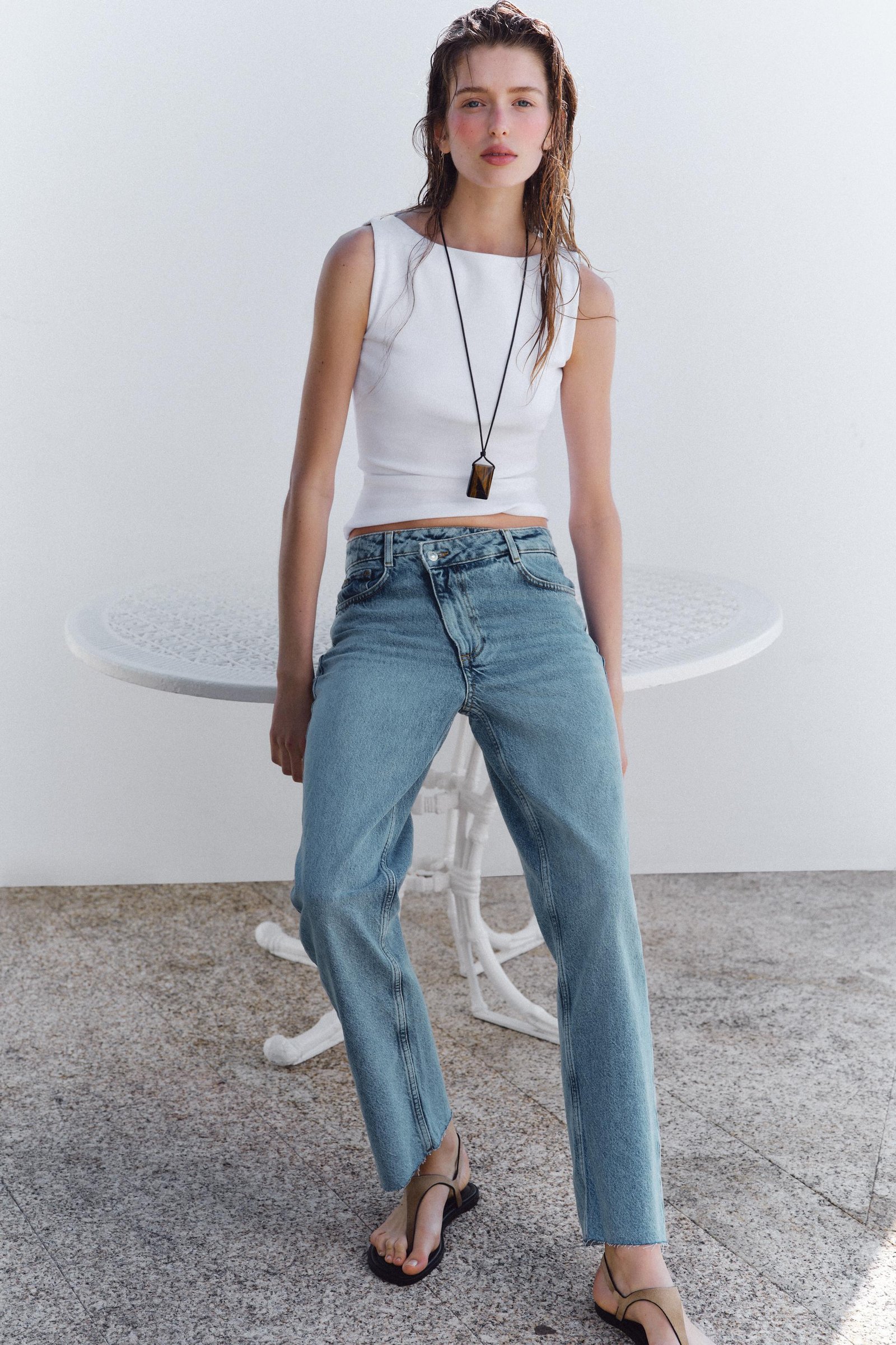 Z1975 Straight High-Waisted Crossover Jeans