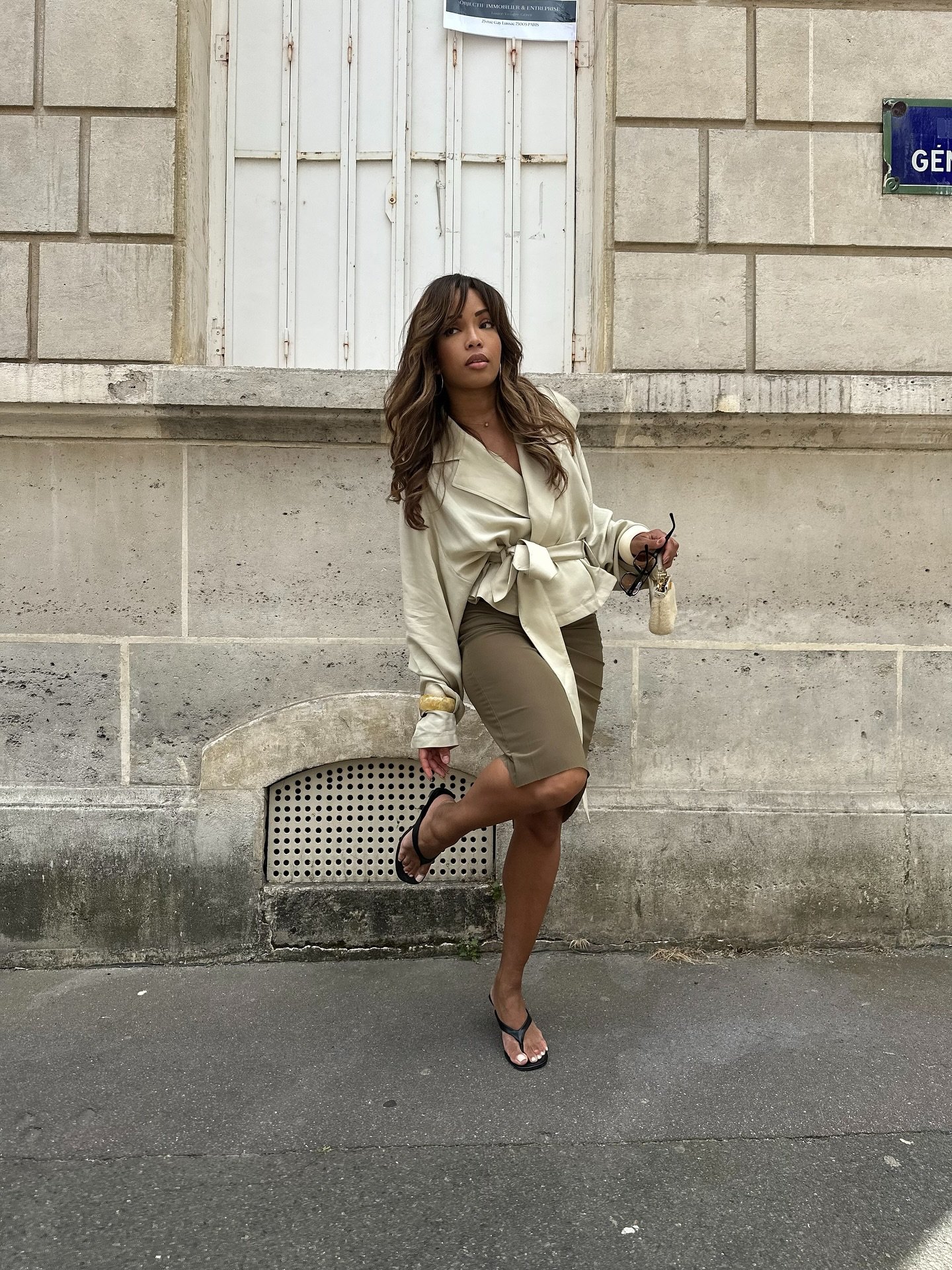 Ellie Delphine in Paris