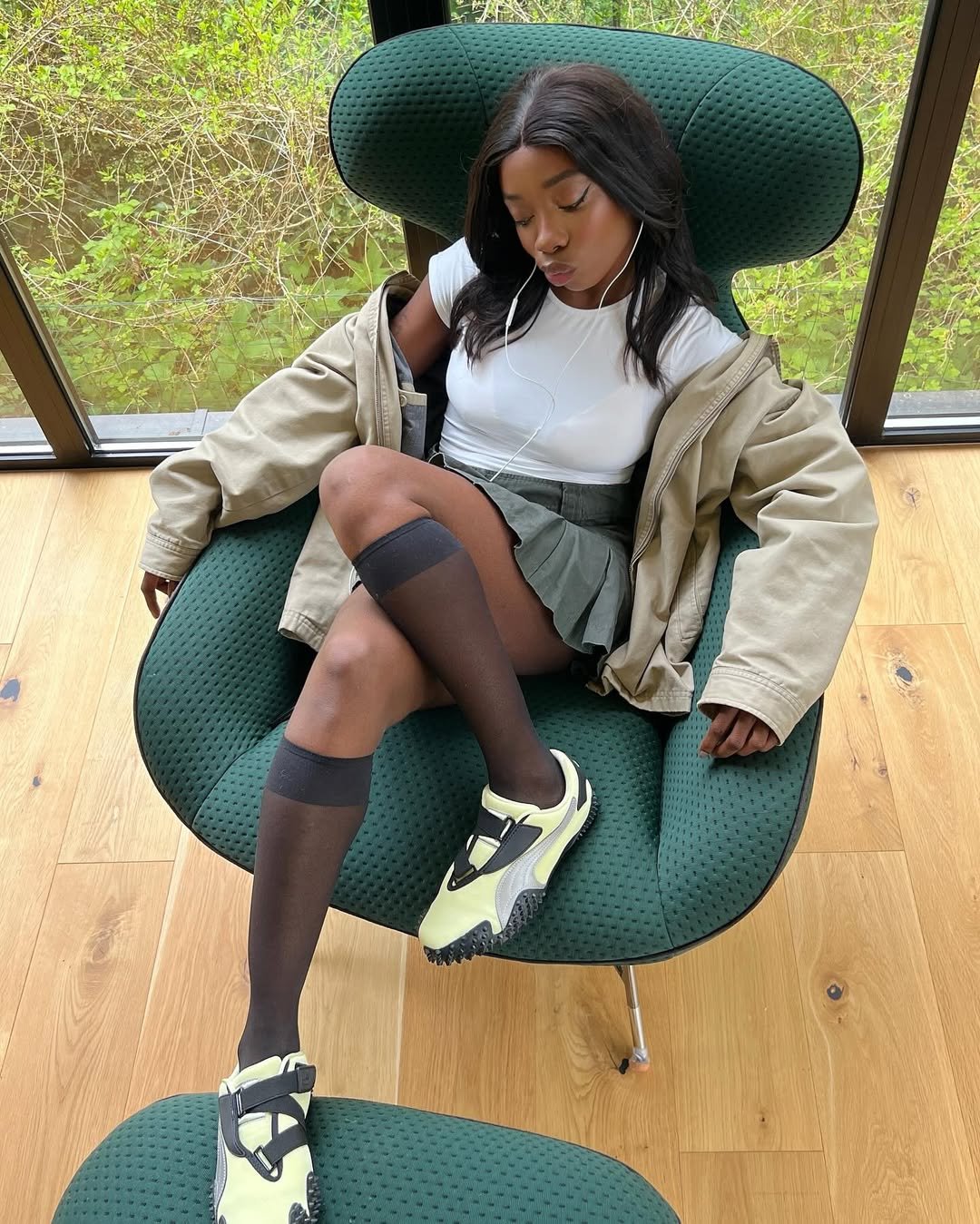 French trainer trends 2025: @aude_julie wears gorpcore trainers