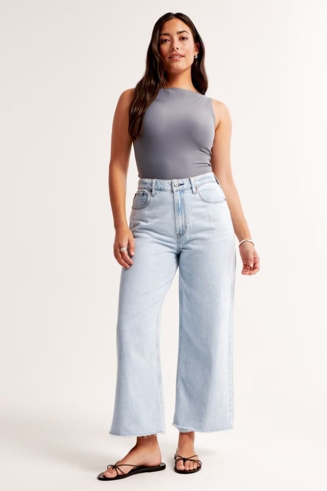 Abercrombie & Fitch Curve Love High Rise Cropped Wide Leg Jeans
