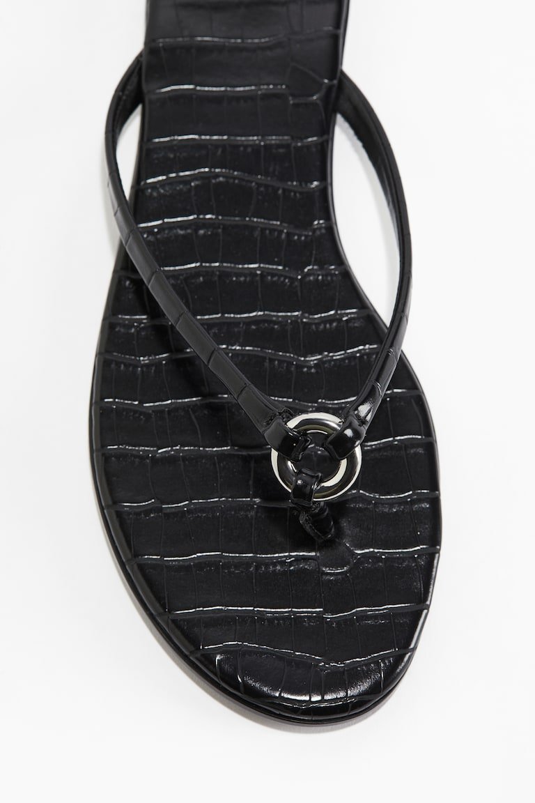 Ring-Detail Flip-Flops