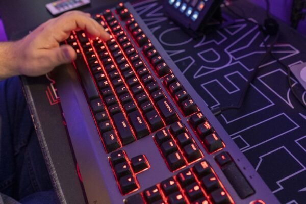 MOUZ, Team Spirit score key wins at IEM Cologne