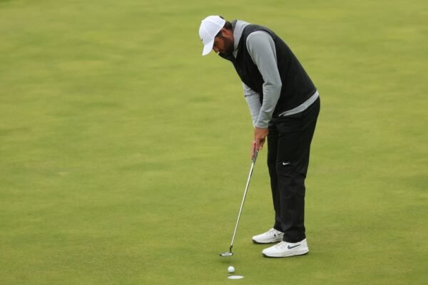 Scottie Scheffler inches closer to victory at The Open on Saturday