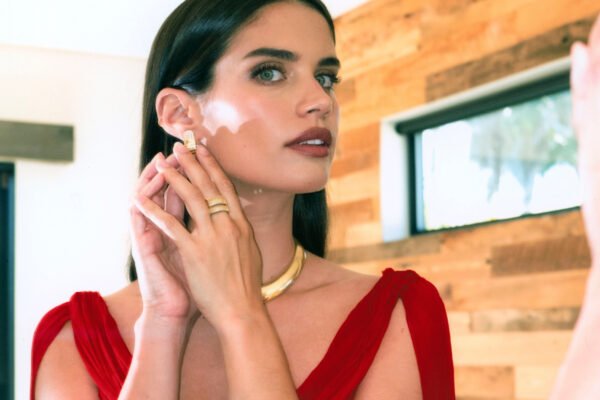 See Sara Sampaio’s Superman L.A. Premiere Look