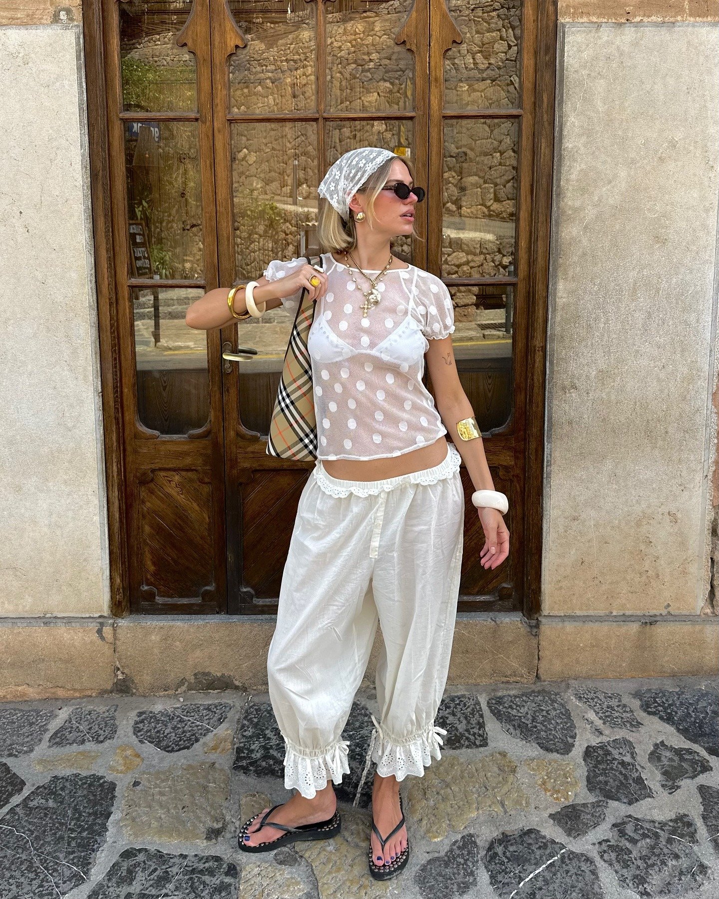 Fashion person Linda Sza wears the bloomer trouser trend.