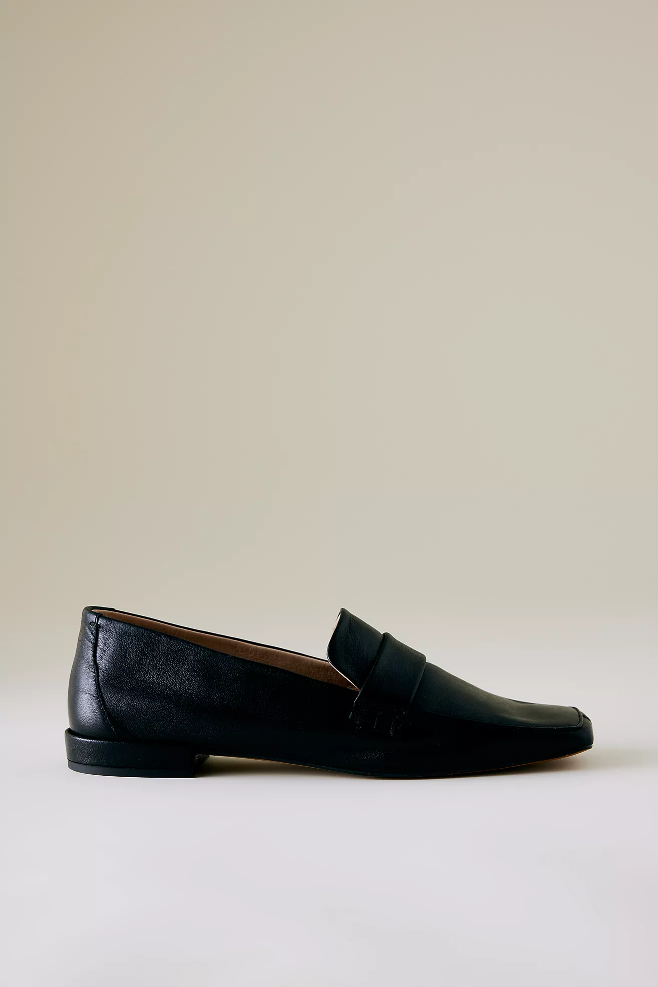 Intentionally Blank Pinky Loafers