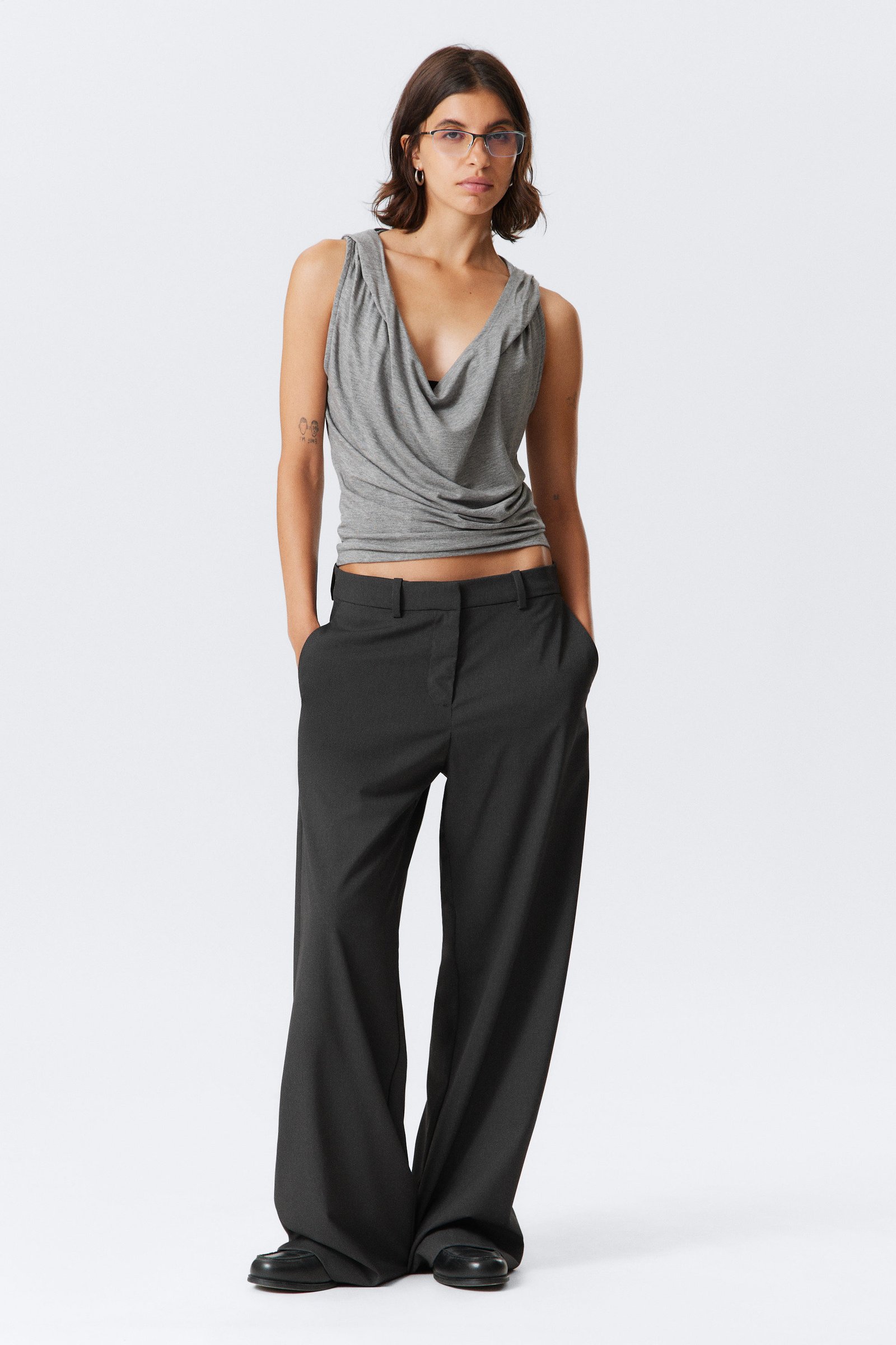 Low-Waisted Loose Fit Suit Trousers