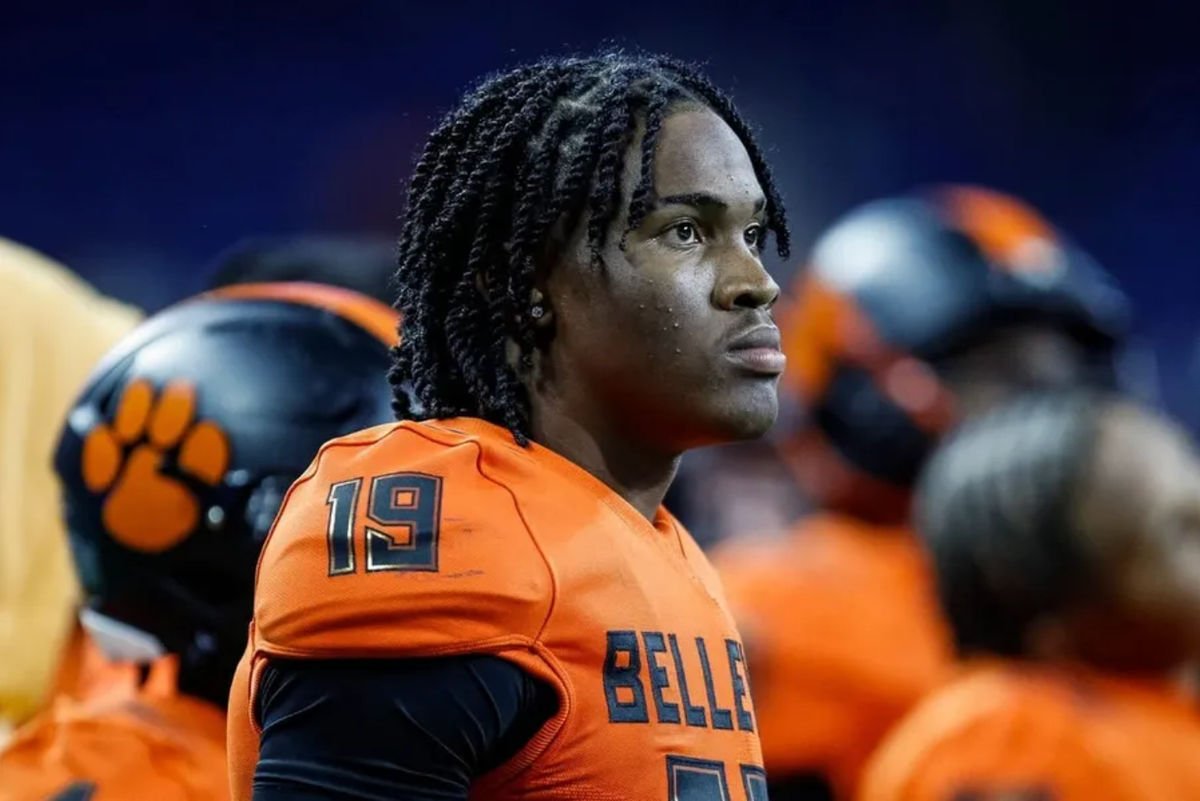 Belleville quarterback Bryce Underwood watches the last seconds of the game against Southfield A&T at the Division 1 state final at Ford Field in Detroit on Sunday, Nov. 26, 2023. credits: Junfu Han / USA TODAY NETWORK