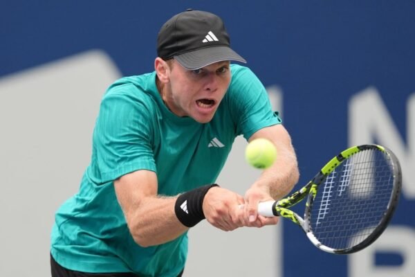 On 7th match point, Alex Michelsen prevails in Toronto